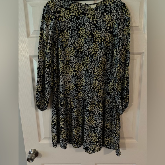 H&M Dresses & Skirts - H&M Floral Long Sleeve Shirt Dress